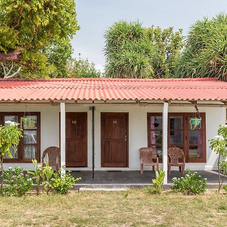 Bliss Bay Nilaveli Hotel Екстериор снимка